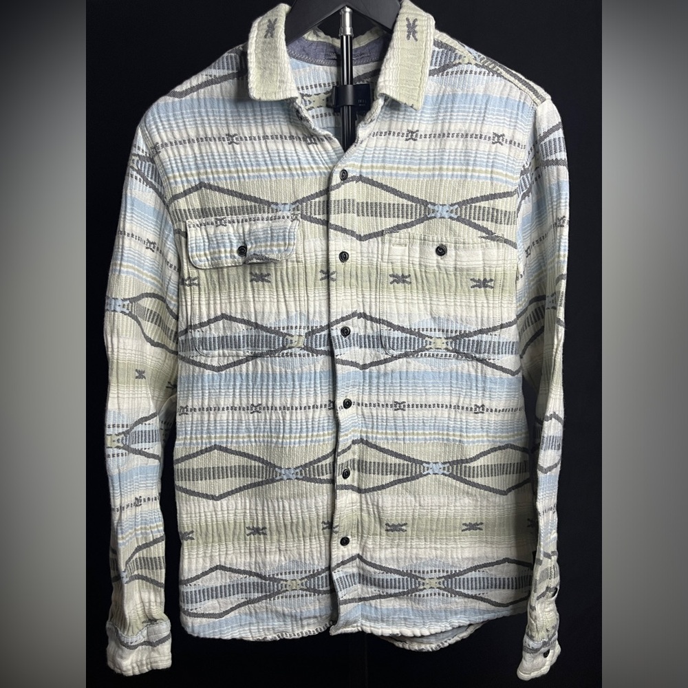 Casual Striped Geo Print Button-Down Shirt in Light Blue & Cream